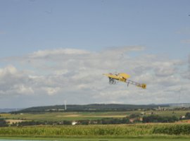 !00 Jahre  Flug ber den rmelkanal mit der Bleriot