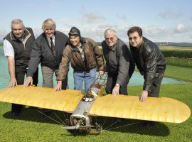 !00 Jahre  Flug ber den rmelkanal mit der Bleriot